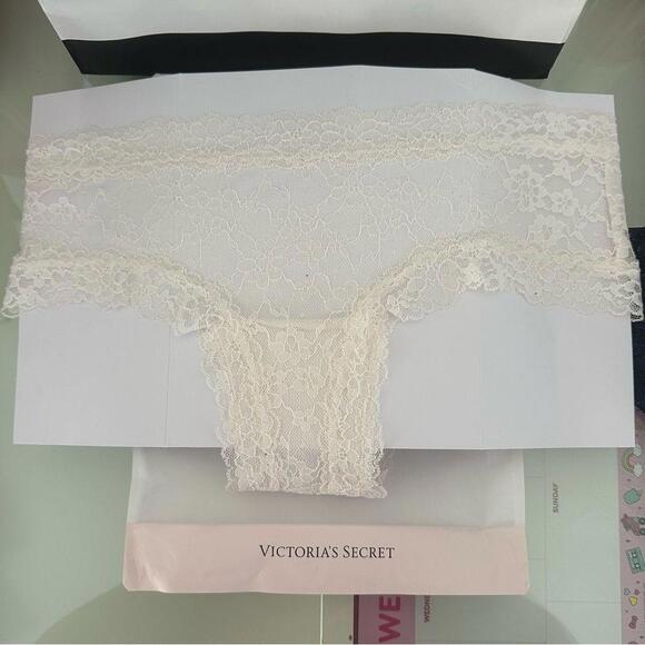Victoria’s Secret Lace Cheeky Panties - Picture 6 of 6